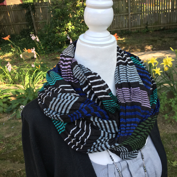 Banana Republic Accessories - ☀️2/$25☀️ Banana Republic • Striped Scarf • Black